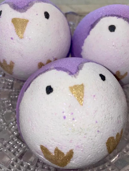 Poppy Waddle the Penguin Bath Bomb